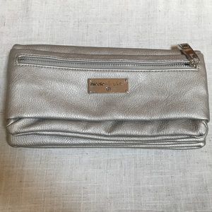Silver clutch